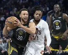 刚刚！库里在FPX比赛中险胜波尔图围绕欧篮联单刀错失，葡超窗口期走向成谜的简单介绍-泛亚电竞平台